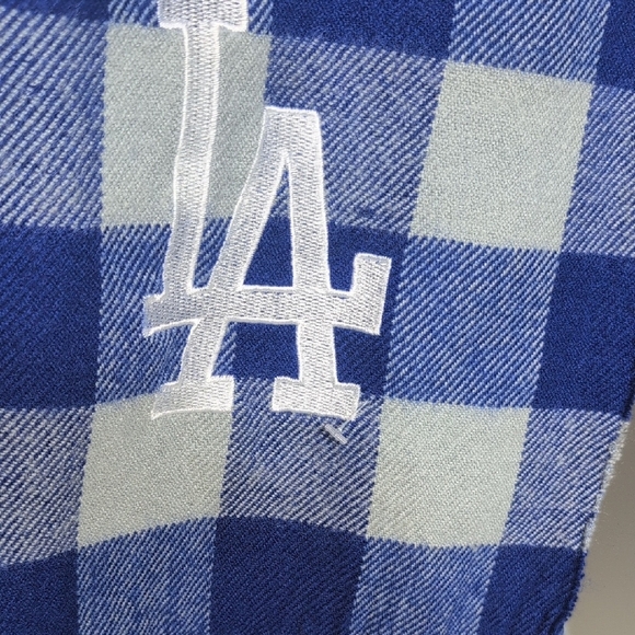 Forever Collectibles LA Dodgers Blue and White Scarf. NWOT - Picture 2 of 6